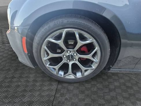 Used 2018 Chrysler 300 S w/ S Model Appearance Package RWD image 13