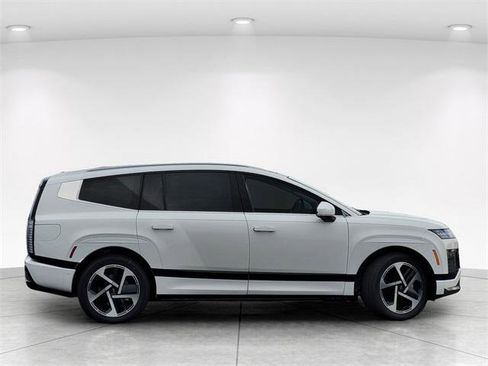 New 2026 Hyundai Ioniq 9 Calligraphy image 8