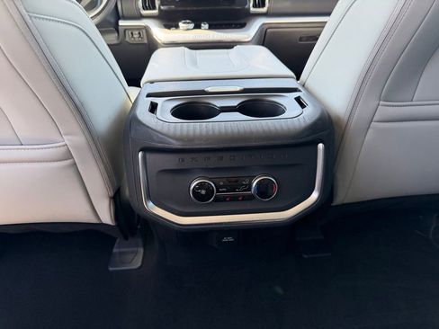 Used 2025 Ford Expedition Max Platinum w/ Driver's Package AWD/4WD image 16