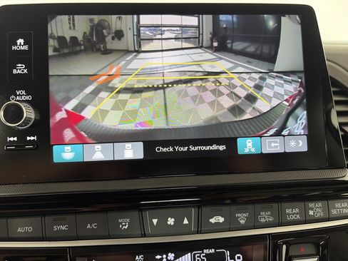Used 2025 Honda Odyssey Touring image 26