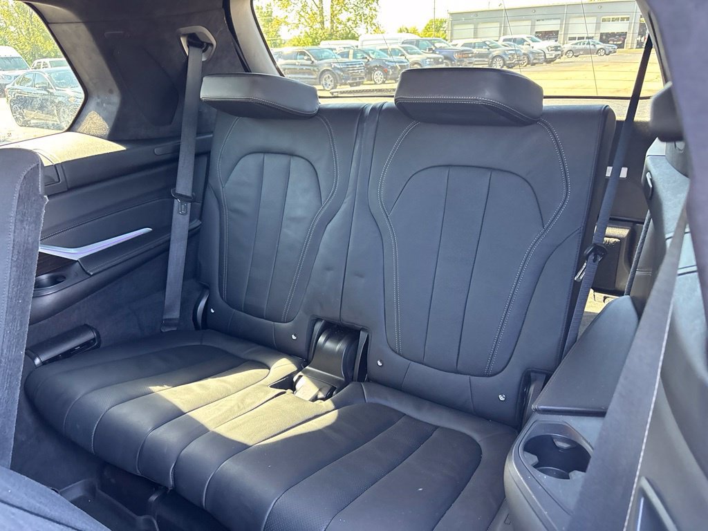 Used 2021 BMW X7 M50i w/ Cold Weather Package AWD/4WD image 29