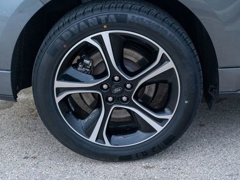 Used 2023 Ford Edge ST image 12