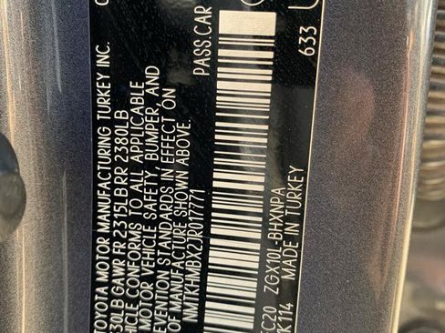 Used 2018 Toyota C-HR XLE FWD image 12