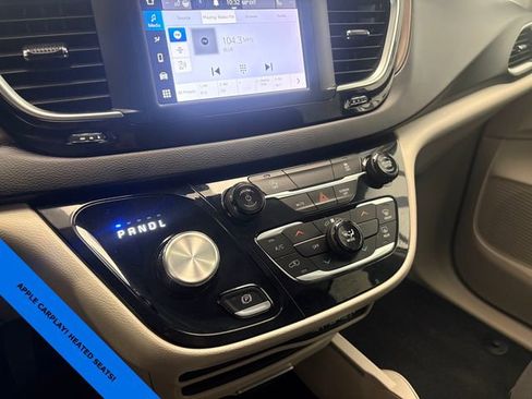 Used 2023 Chrysler Voyager LX FWD image 18