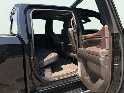 Used 2022 GMC Sierra 1500 Denali w/ Denali Reserve Package image 18