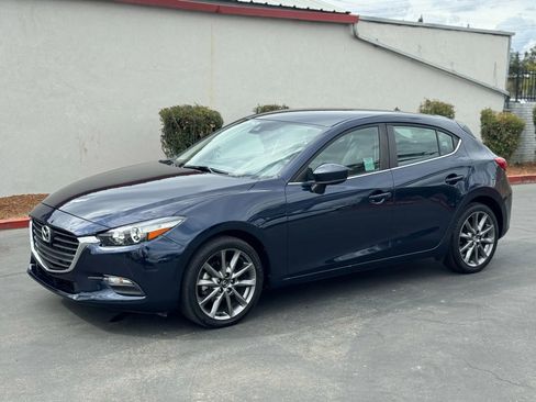Used 2018 MAZDA MAZDA3 Touring image 2