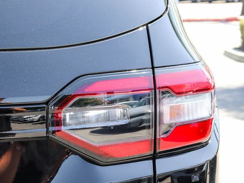 Certified 2025 Honda Pilot Sport image 9