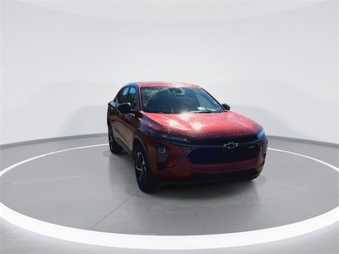 Certified 2024 Chevrolet Trax RS w/ Driver Confidence Package image 2