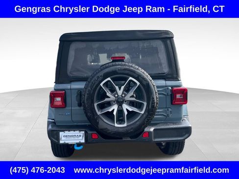 Used 2024 Jeep Wrangler Unlimited w/ Convenience Group AWD/4WD image 6