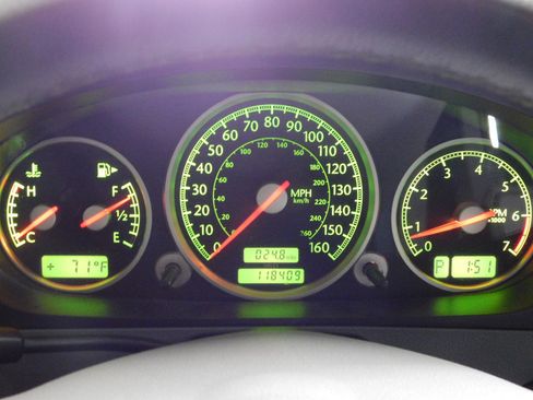 Used 2005 Chrysler Crossfire Limited image 17