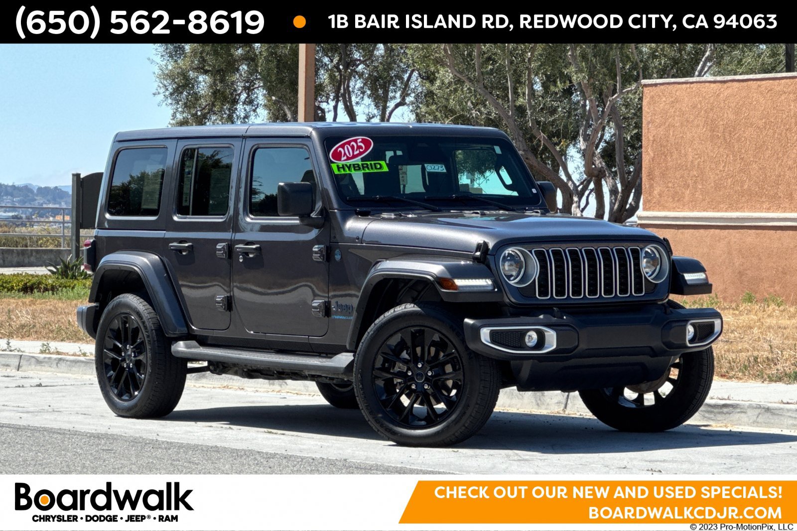 Used 2025 Jeep Wrangler Unlimited Sahara AWD/4WD image 1