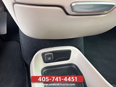 Used 2024 Chrysler Voyager LX FWD image 16