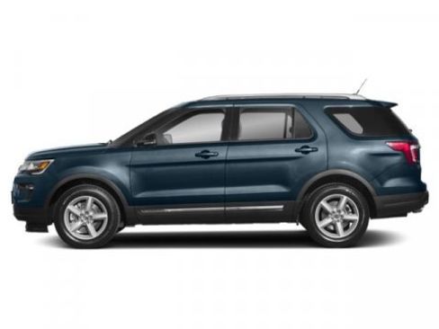 Used 2018 Ford Explorer XLT FWD image 3