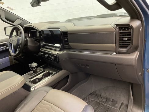 Used 2024 Chevrolet Silverado 1500 ZR2 w/ Technology Package image 26