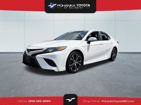 Used 2020 Toyota Camry SE FWD image 1