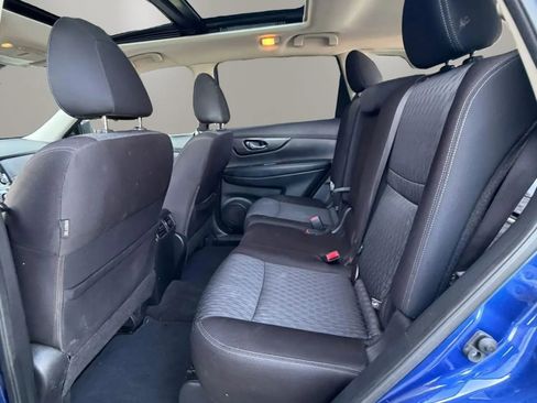 Used 2019 Nissan Rogue SV w/ Sun & Sound Touring Package image 11