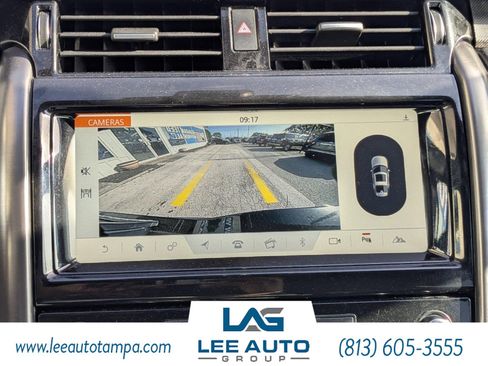 Used 2018 Land Rover Discovery HSE AWD/4WD image 23