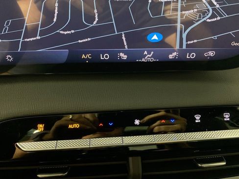 Used 2026 Buick Enclave Sport Touring w/ Power Package FWD image 19