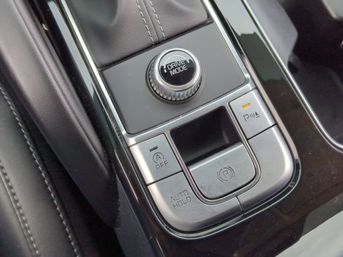 Used 2025 Kia Telluride S FWD image 16