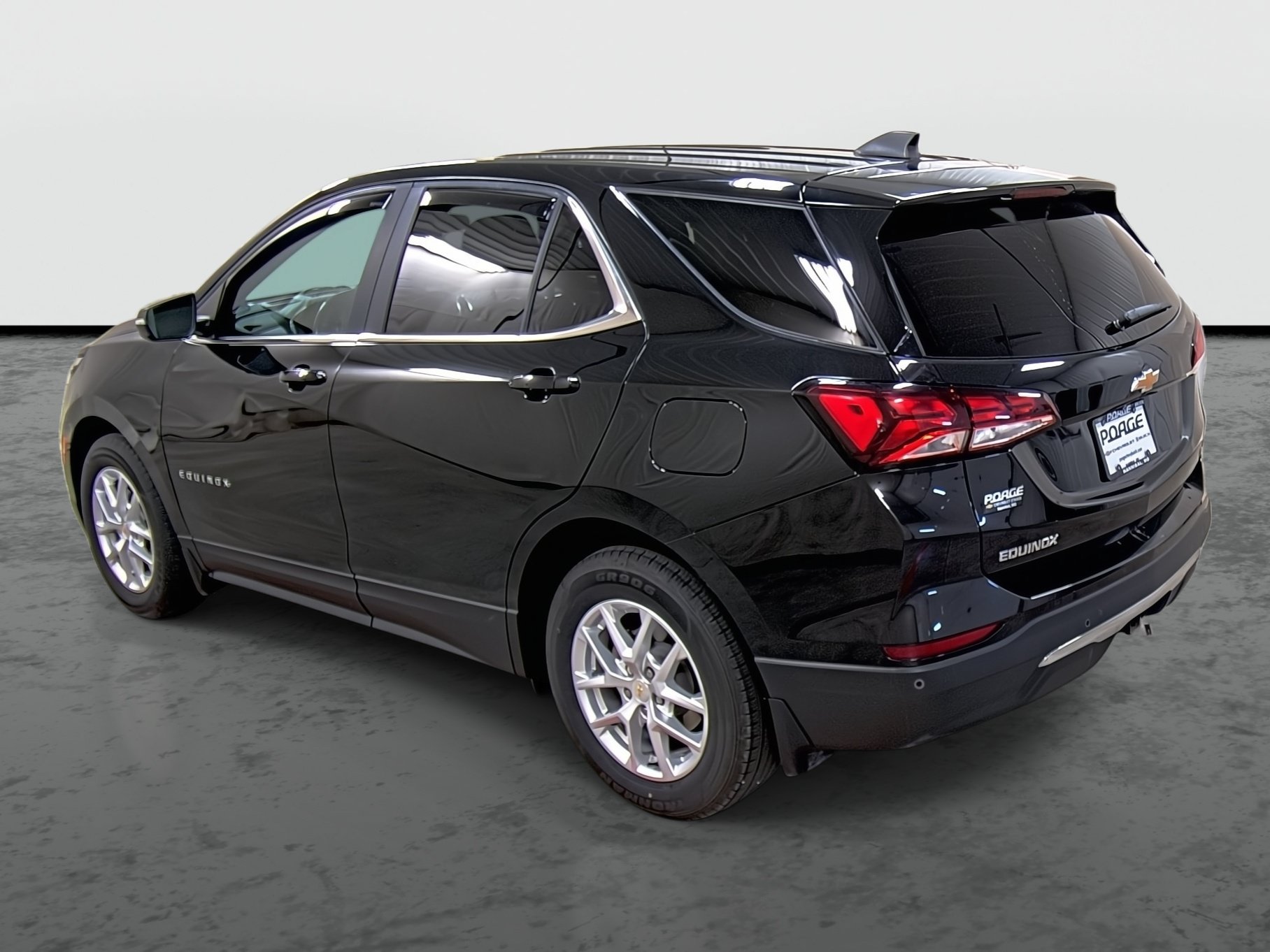 Used 2022 Chevrolet Equinox LT FWD image 2