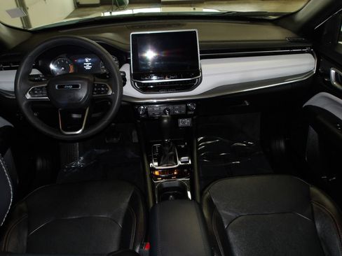 Used 2023 Jeep Compass Limited AWD/4WD image 12