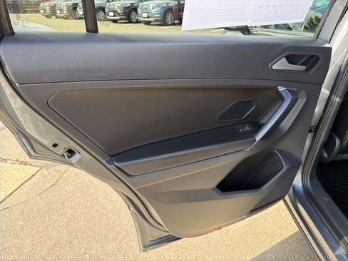 Used 2021 Volkswagen Tiguan SE R-Line image 20