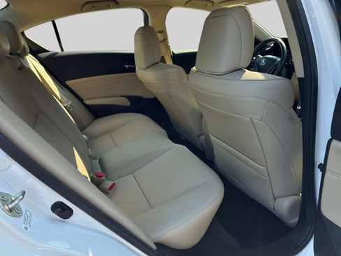 Used 2014 Acura ILX Hybrid w/ Technology Package FWD image 11
