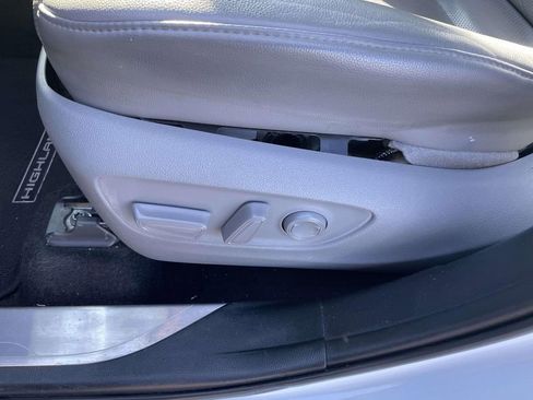 Used 2021 Toyota Highlander Platinum image 31