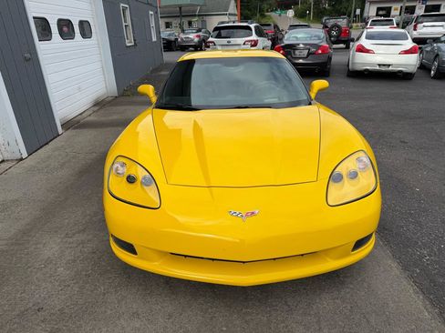 Used 2006 Chevrolet Corvette Coupe w/ Preferred Equipment Group RWD image 5