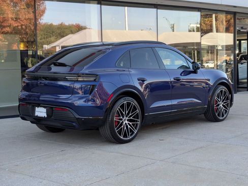 New 2025 Porsche Macan Turbo Electric image 9