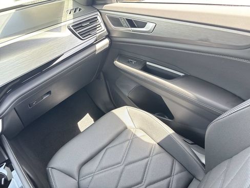 New 2026 Volkswagen Atlas Cross Sport SE FWD image 12