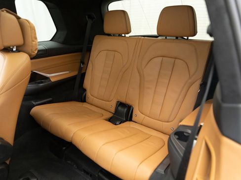 Used 2021 BMW X7 xDrive40i w/ M Sport Package AWD/4WD image 54