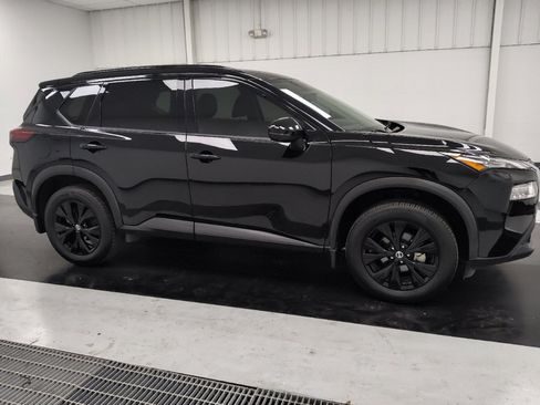 Used 2021 Nissan Rogue SV w/ Premium Package FWD image 11