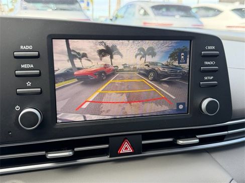 Used 2023 Hyundai Elantra SEL image 19