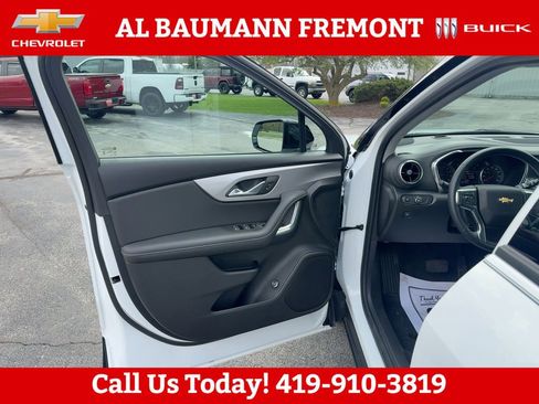 Used 2024 Chevrolet Blazer LT w/ Midnight/Sport Edition image 2