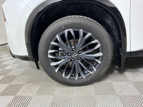 Certified 2026 Nissan Rogue Platinum AWD/4WD image 10