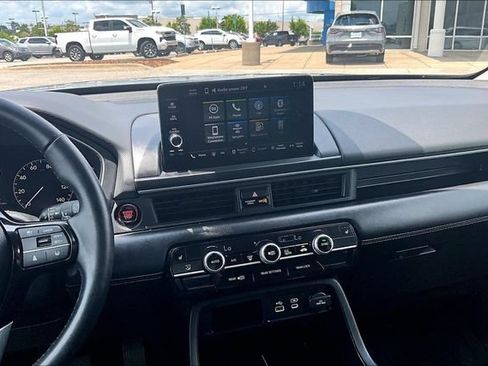 Used 2025 Honda Pilot EX-L image 9