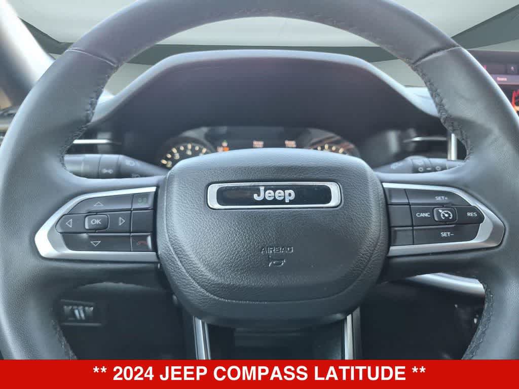 Used 2024 Jeep Compass Latitude AWD/4WD image 22