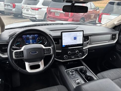 Used 2022 Ford Expedition Max XLT AWD/4WD image 3