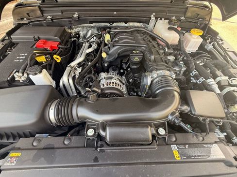 Certified 2025 Jeep Gladiator Sport image 34