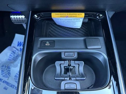 New 2026 Mercedes-Benz GLB 35 AMG 4MATIC image 36