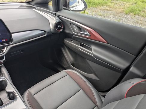 Certified 2024 Chevrolet Equinox EV RS FWD image 22