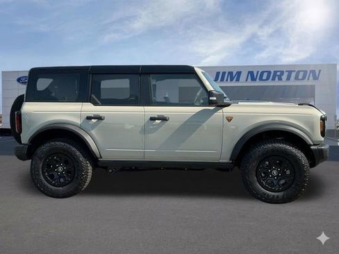 New 2025 Ford Bronco Badlands AWD/4WD image 3