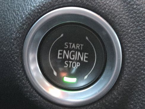 Used 2021 Chevrolet Silverado 1500 LT image 32