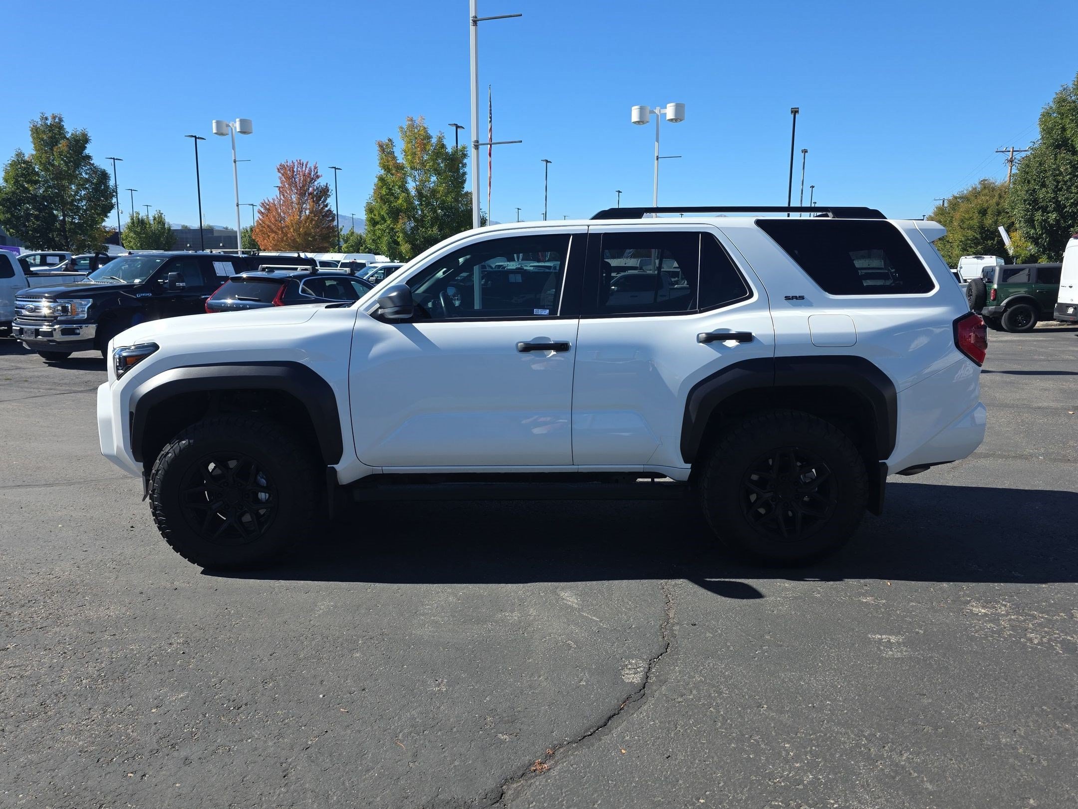 Used 2025 Toyota 4Runner SR5 AWD/4WD image 10