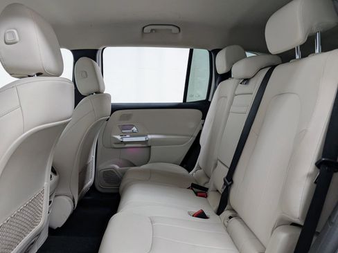 Used 2023 Mercedes-Benz EQB 300 4MATIC w/ Exclusive Package image 18