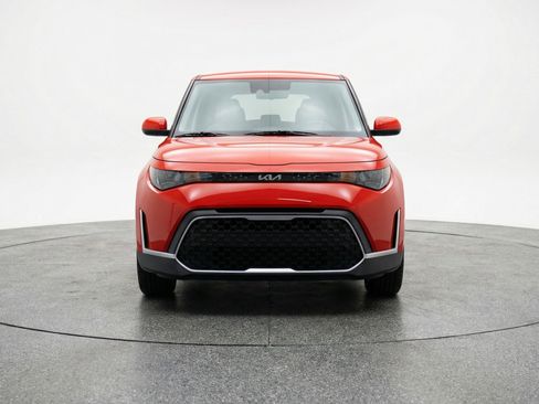 Used 2025 Kia Soul LX w/ LX Technology Package image 2