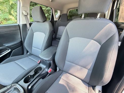 Used 2025 Kia Soul LX w/ LX Technology Package FWD image 34