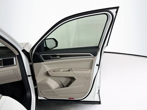 Used 2021 Volkswagen Atlas SE w/ Panoramic Sunroof Package FWD image 34