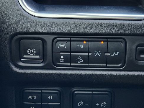 Used 2021 Chevrolet Tahoe Z71 w/ Luxury Package image 23